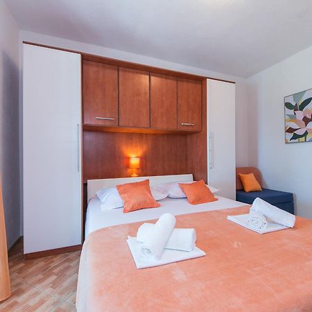 Apartments With A Parking Space Brela, Makarska - 16603 Habitación foto